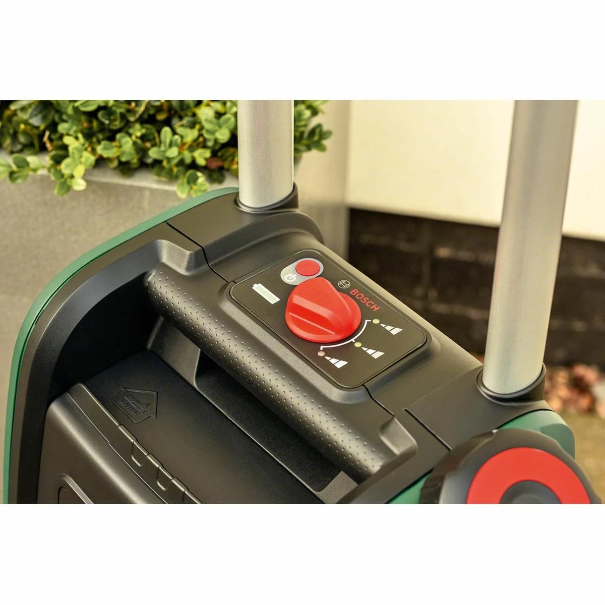 BOSCH Fontus Outdoor Cleaning Device Incl. Rechargeable Battery 4 BOSCH Fontus Outdoor Cleaning Device Incl. Rechargeable Battery - Image 4