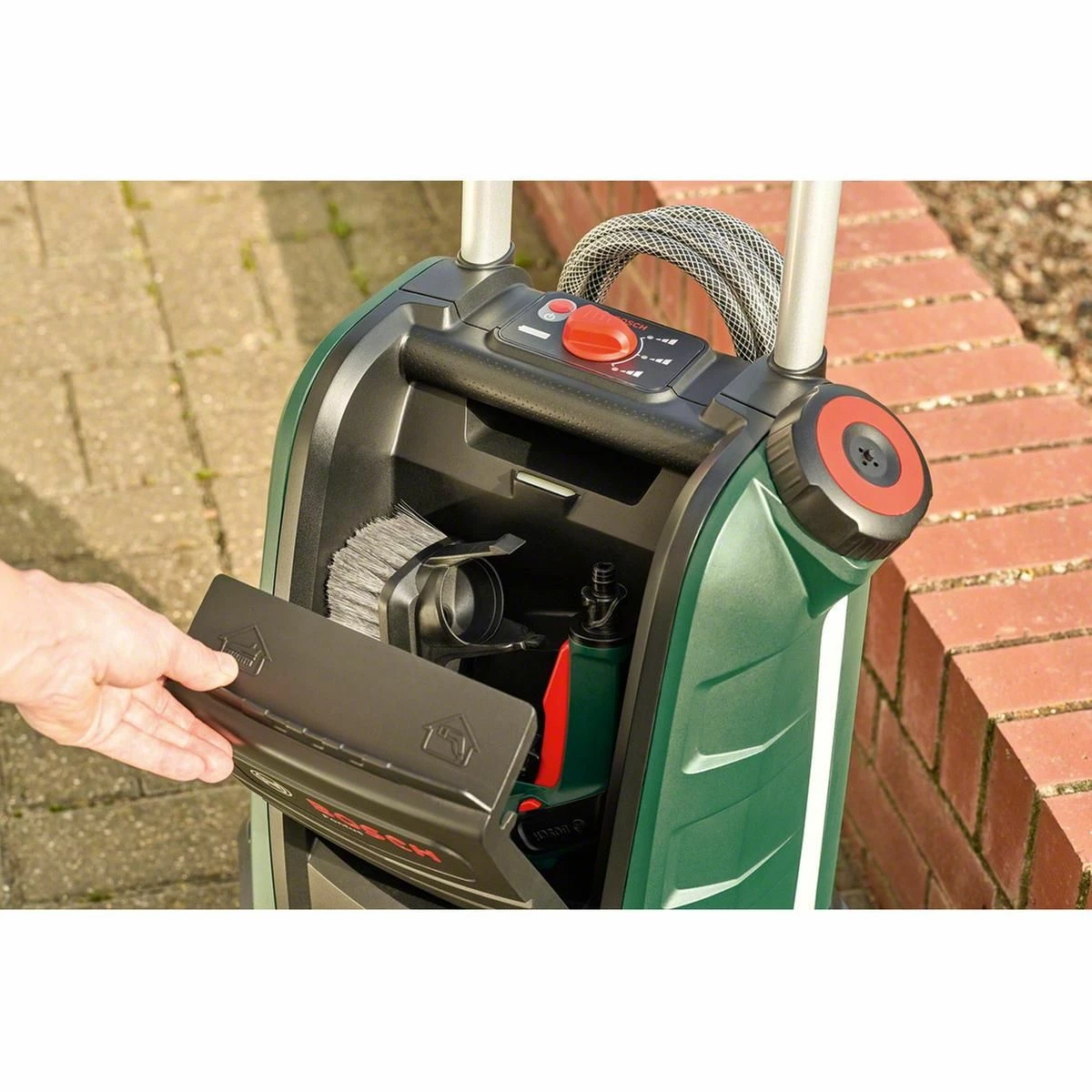 BOSCH Fontus Outdoor Cleaning Device Incl. Rechargeable Battery 2 BOSCH Fontus Outdoor Cleaning Device Incl. Rechargeable Battery - Image 2